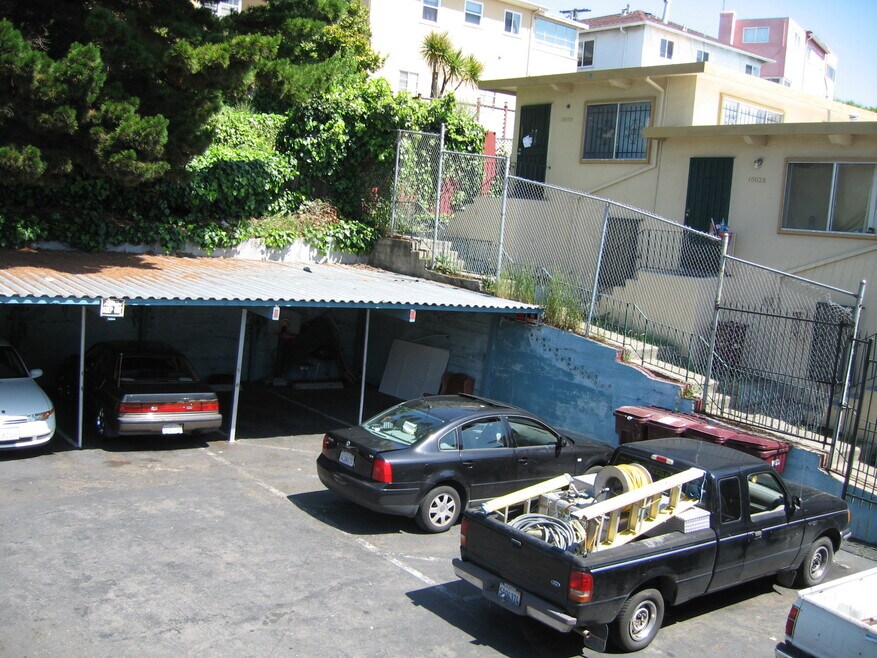 10010 Macarthur Blvd unit 1, Oakland, CA 94605 - photo 1