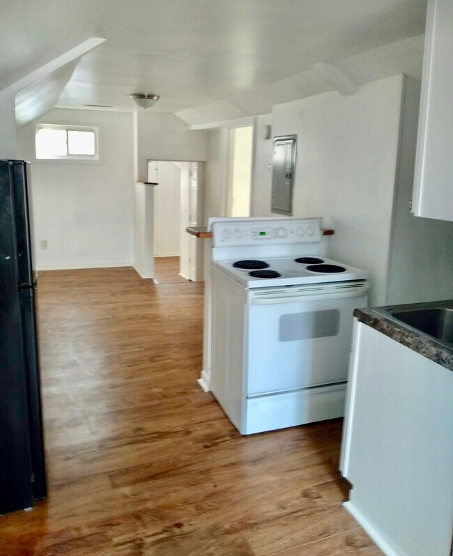 2937 Sachs St unit 2, Madison, WI 53704 - photo 4