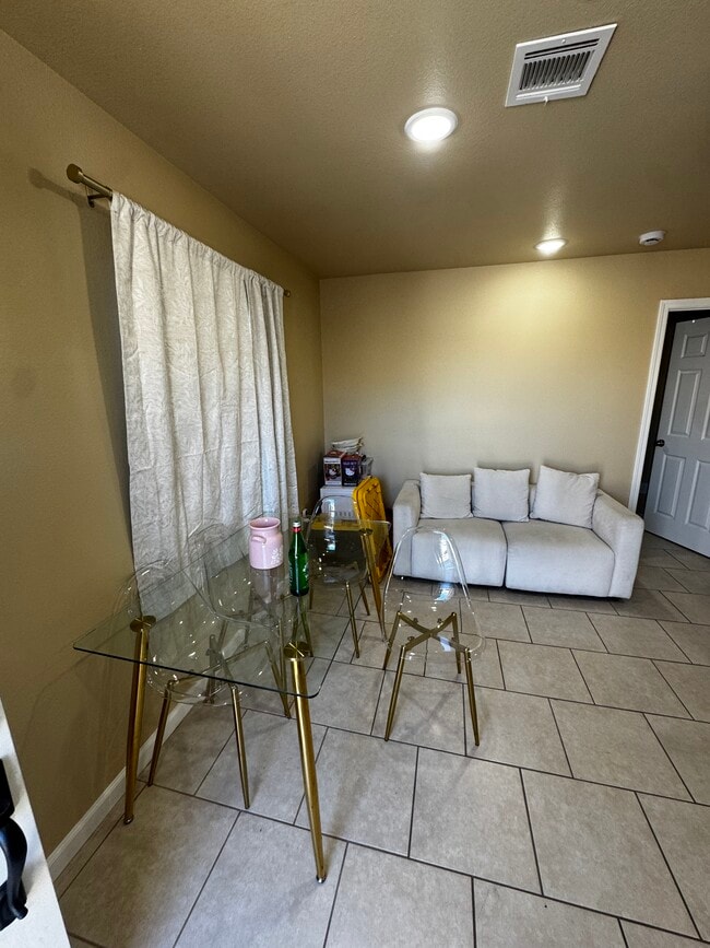 879 N Mountain View Ave unit 2, San Bernardino, CA 92401 - photo 3