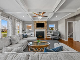 487 Walker Pointe, Commercial Point, OH 43116