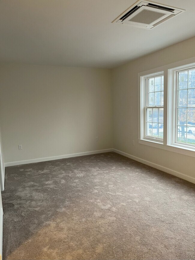 96 Broad St unit B, Weymouth, MA 02188 - photo 5