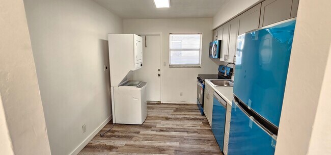 1051 NW 27th Ave, Fort Lauderdale, FL 33311 - photo 5