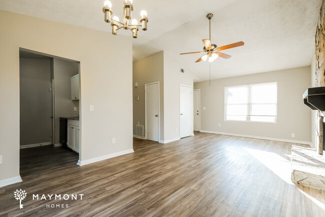 1127 Mainstreet Valley Dr, Stone Mountain, GA 30088 - photo 4