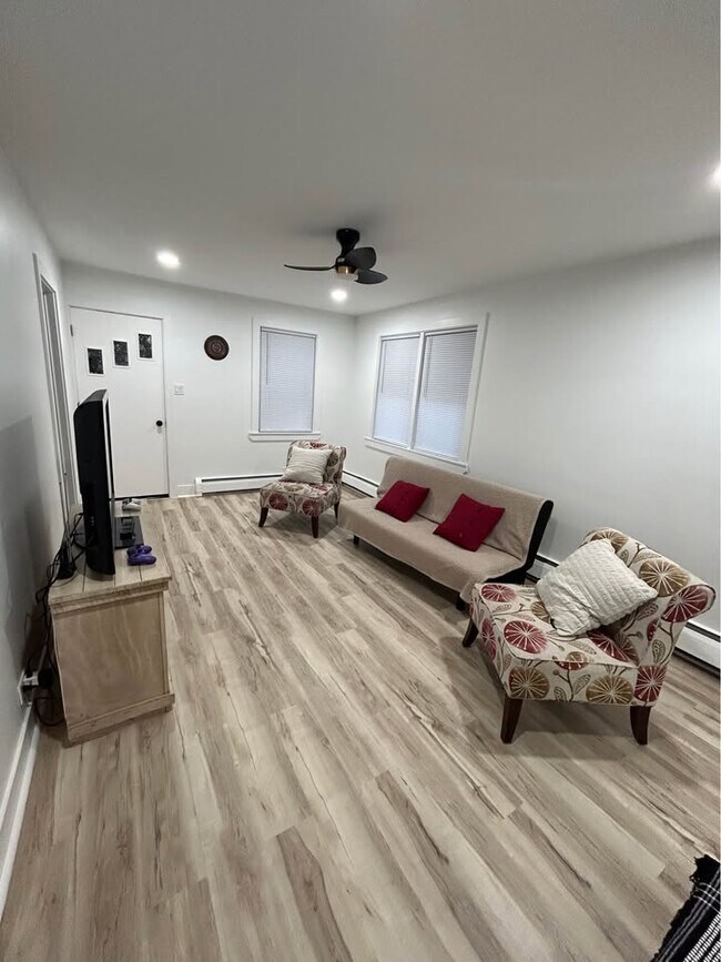 4915 Egandale Ave unit 2, Mc Cook, IL 60525 - photo 5