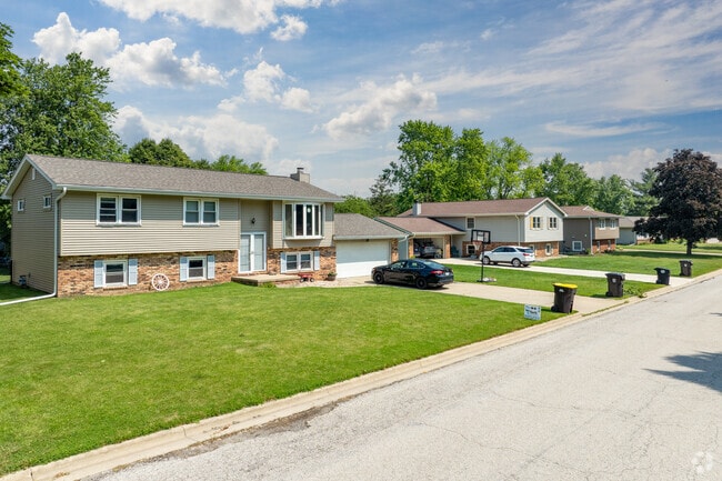 Parkside has a mix of homes ranging from 200,000 to 350,000 dollars.