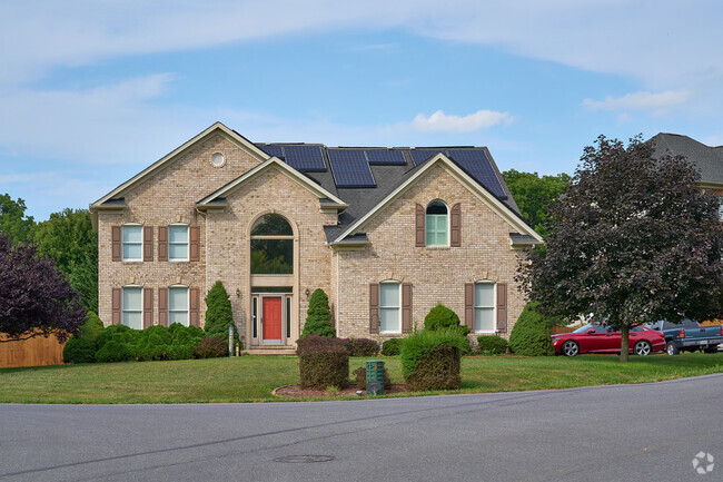 Residents of Robinwood can find modern traditional homes such as this to call their own.