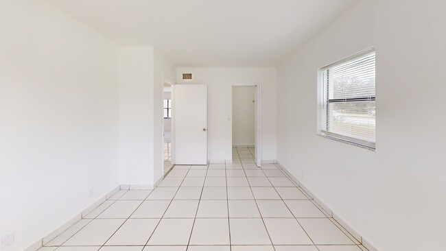 11583 NW 42nd St unit 11583, Coral Springs, FL 33065 - photo 2