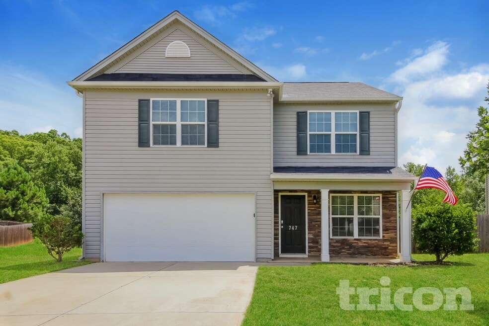 747 Markham Cir, Moore, SC 29369 - photo 1