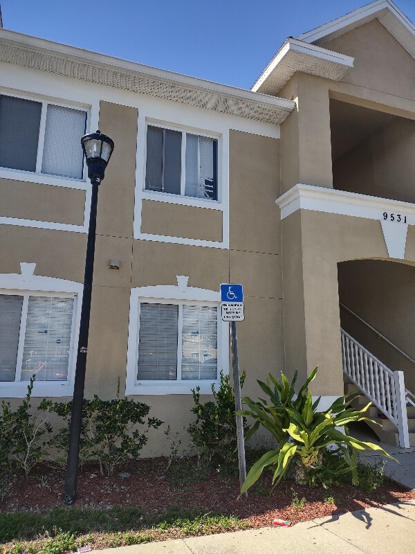 9531 Newdale Way unit 101, Riverview, FL 33578 - photo 3