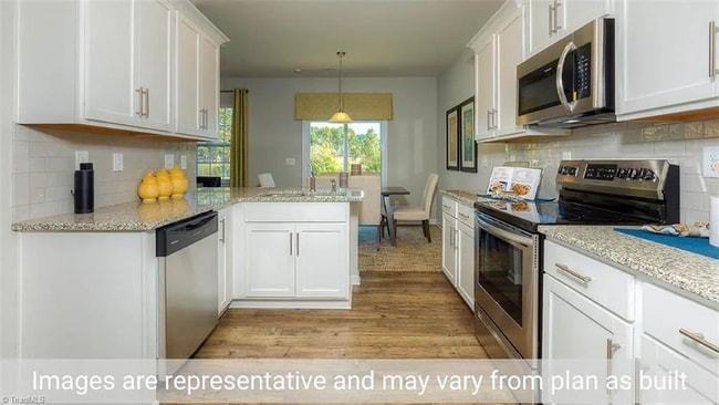 3696 Waterford Oak Ct, High Point, NC 27265 - photo 4