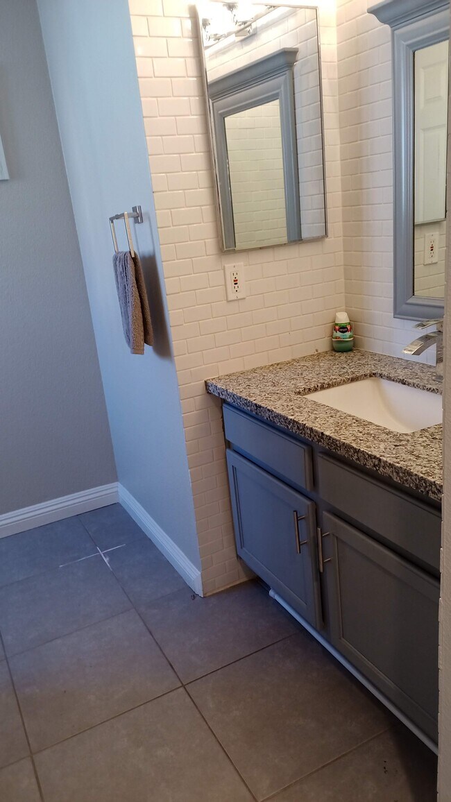 7200 Pirates Cove Rd, Las Vegas, NV 89145 - photo 4