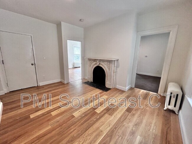 54 Roath St unit 2, Norwich, CT 06360 - photo 3