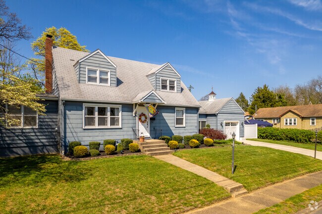 Glendora is home to a variety of modest, traditional home styles.