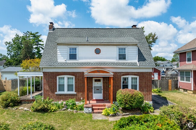 Cape Cods are very common in the North Hilltop neighborhood.