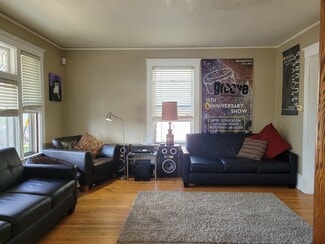 523 S 4th Ave Unit Main, Ann Arbor, MI 48104