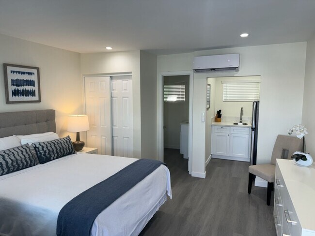 NEWLY RENOVATED, Quartz Counters & Stainless Steel Appliances, Fullerton, CA 92833 - photo 6