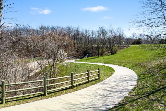 Barry Line Creek Trail is perfect all year around in Barry Harbour.