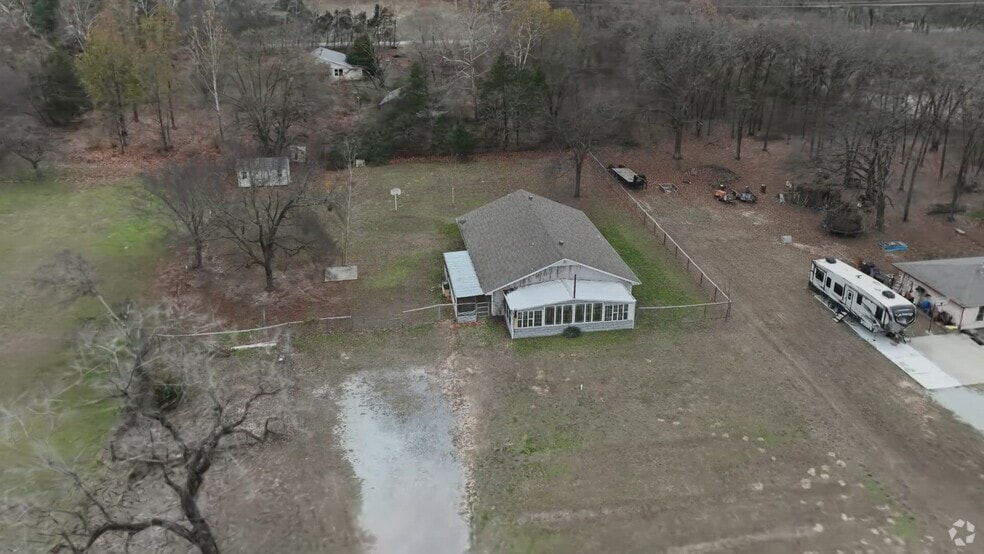 44783 Whispering Oaks Dr, Shawnee, OK 74804 - photo 2