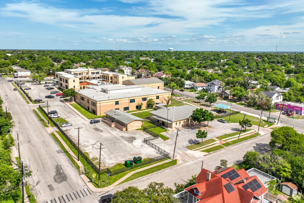 Aerial Of Highland Park Elementary School In The Highland Park Neighborhood Of San Antonio, TX.