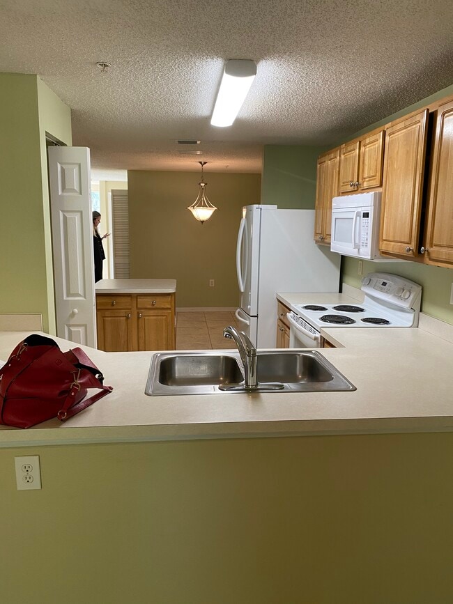 4763 Travini Cir unit 105, Sarasota, FL 34235 - photo 4