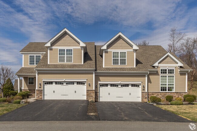 Townhomes in Wappinger are perfect for buyers who want comfort, convenience and community in all in one place.