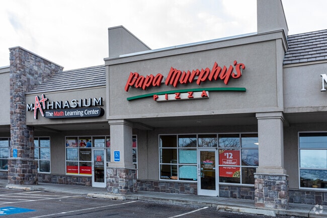 Papa Murphy’s offers take-and-bake pizza in Alpine.