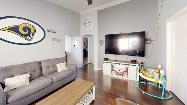 12131 W Windrose Dr unit II, El Mirage, AZ 85335 - photo 2