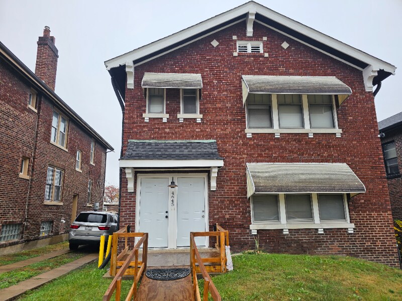 4645 Shirley Place unit A, Saint Louis, MO 63115 - photo 1