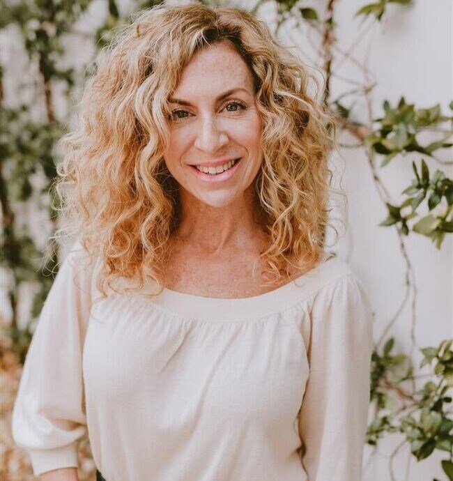 Julie Kahn-Salazar