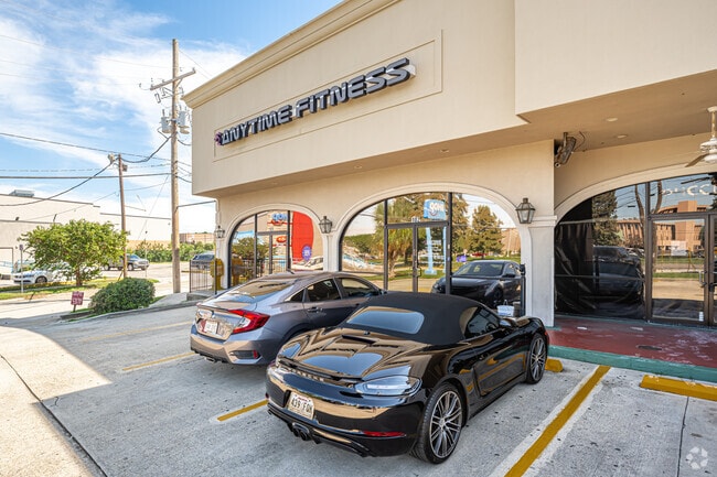 Get pumped at Anytime Fitness in Clearview-Transcontinental.