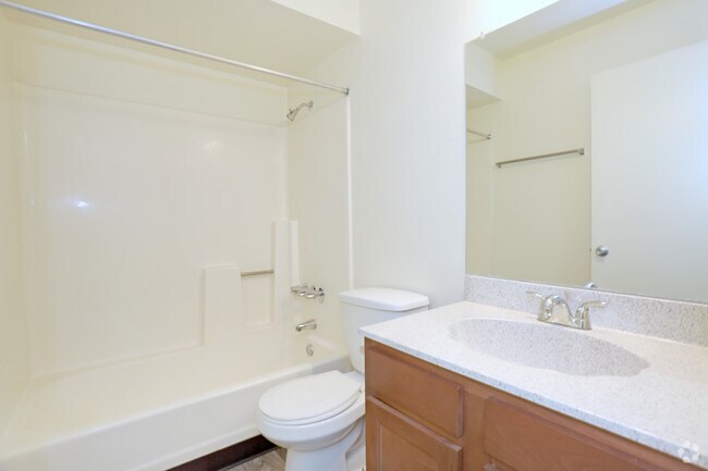 3BR Townhouse Bath