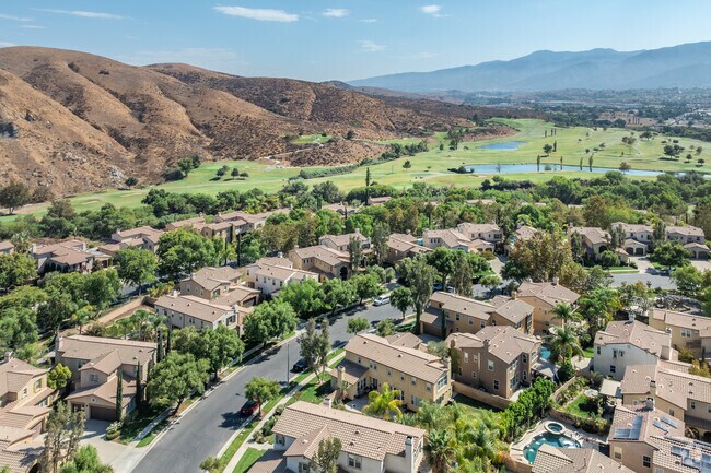 Enjoy the outdoor California lifestyle Dos Lagos provides.