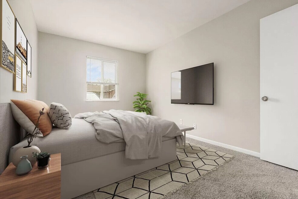 Coves at Columbus on Karl