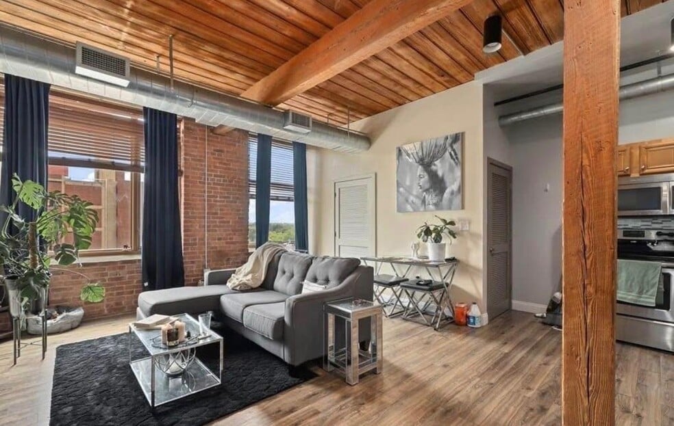 SoCo 146 unit 602, Brockton, MA 02302 - photo 1