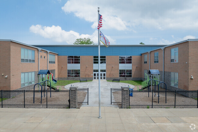 Walbridge Elementary welcomes playtime outdoors.