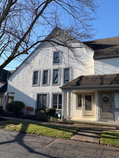 331 Saint Andrews Dr unit 331, Dublin, OH 43017 - photo 1