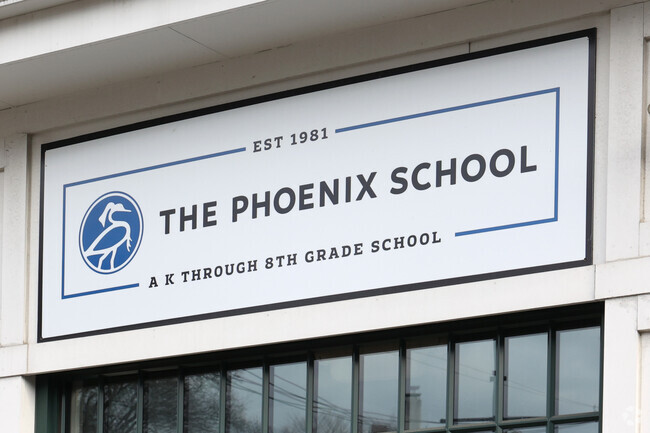 The Phoenix School provides education in the town of Salem.