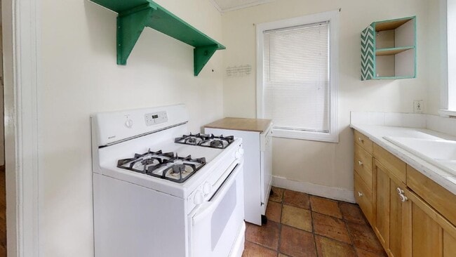 916 Lakeview Dr, Auburn, AL 36830 - photo 5