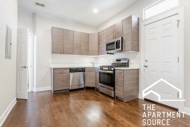 2945 W Diversey Ave unit 2, Chicago, IL 60647 - photo 2