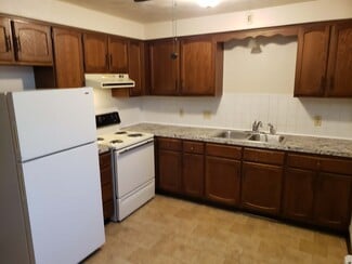 8 Sandy Dr Unit 4, New Middletown, OH 44442