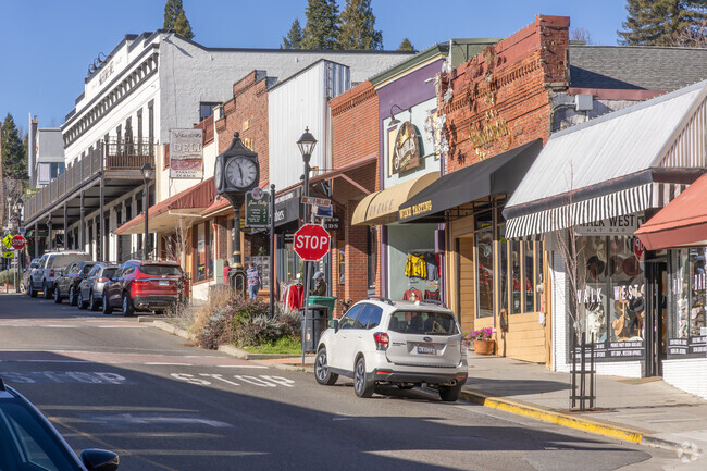 The surroundings in Grass Valley are very picturesque.