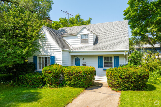 Southwest St. Charles homes typically list between $375,000 and $550,000.