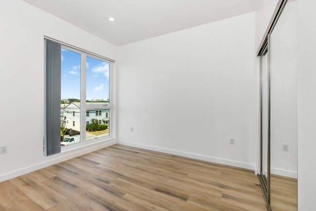 10928 S Inglewood Ave unit 204, Inglewood, CA 90304 - photo 7