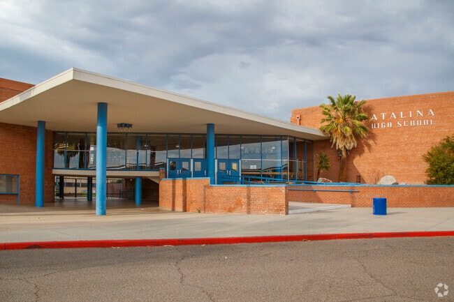 Catalina High School has a magnet program for aspiring pilots and aviation experts.