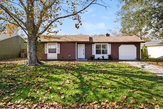 1864 Shannon Lake Dr, Middleburg, FL 32068