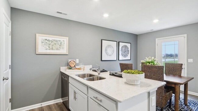 213 Lightfoot Ct, New Carlisle, OH 45344 - photo 3