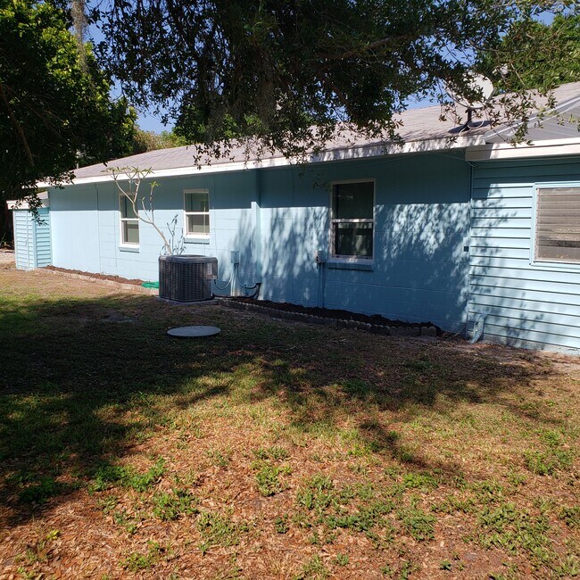 2061 50th Ave unit House, Vero Beach, FL 32966 - photo 6