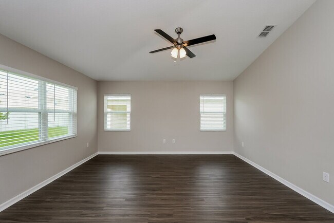 10221 Carp Holw Rd, Sun City Center, FL 33573 - photo 3