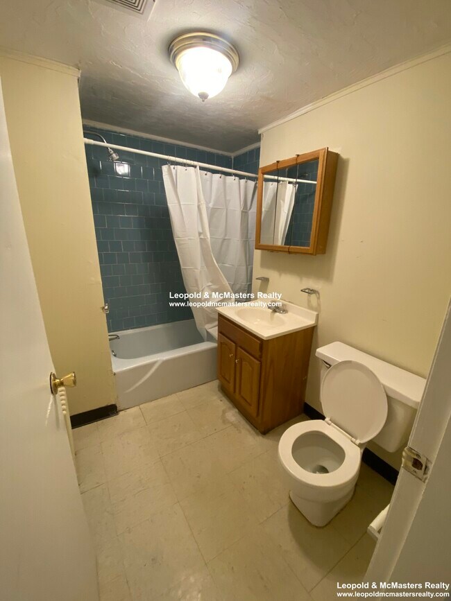 1114 Commonwealth Ave unit 4, Allston, MA 02134 - photo 5