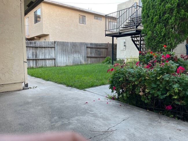 7741 Newman Ave unit C, Huntington Beach, CA 92647 - photo 2